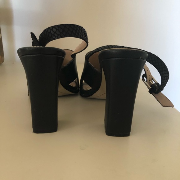 Tahari Kingston Block Slingback Heels. Size 8 - Picture 9 of 10